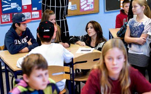 Kronprinsesse Mary og skolebørn