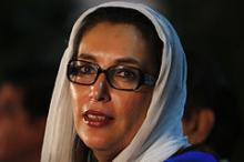 Benazir Bhutto fik i 1986 lov at vende tilbage tilbage til Pakistan og stillede op til valget i 2988.