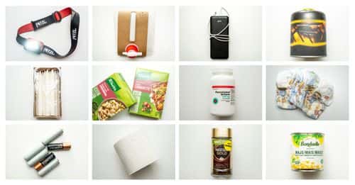Fotocollage viser pandelampe, vanddunk, powerbank, gasdåse, stearinlys, Knorr retter, panodil, bleer, batterier, toiletpapir, Nescafe og majs